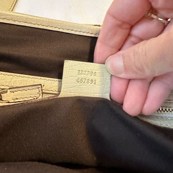 Gucci canvas tote with charm - Picture 11 of 15